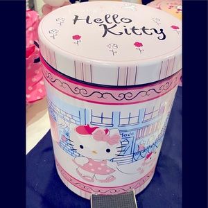 Hello Kitty Vintage Bonjour Paris trash